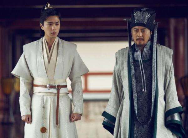 《慶餘年》破92億後，張若昀拉上吳剛、王陽，又帶來一部古裝大劇