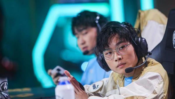 今嶼轉打野位置,小胖根本無法替代,狼隊秋季賽實力大減 今嶼轉打野位置,小胖根本無法替代,狼隊秋季賽實力大減