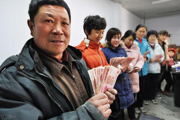 第一代農民工被現實社會淘汰，老了不能工作，他們該如何養老呢？