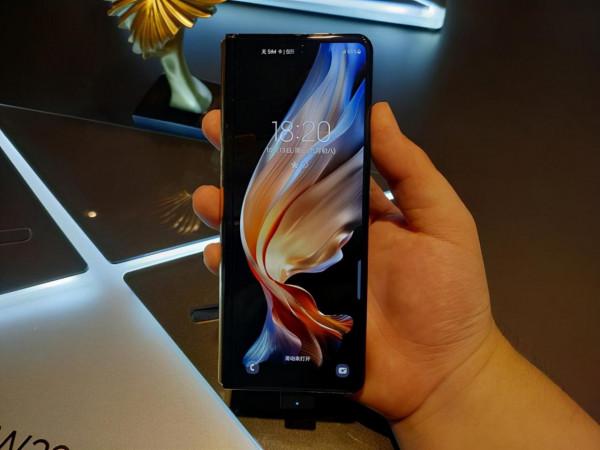 三星W22手機發布，價格16999元起