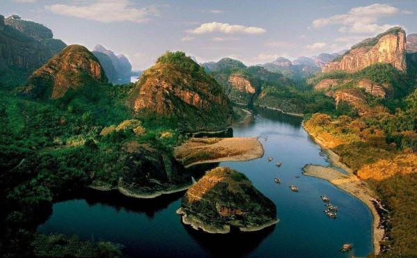 江西一冷門景區，因附近有兩座如鍾似鼓的山得名，景美卻少為人知