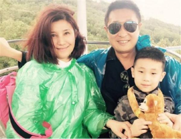 “天津大媽”林永健:17歲入行,33歲娶最美軍花,奮鬥20年終成名 “天津大媽”林永健:17歲入行,33歲娶最美軍花,奮鬥20年終成名