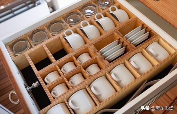 曼卡MAN 6X6重灌越野房車，千萬級玩家帶摩托隨意撒歡