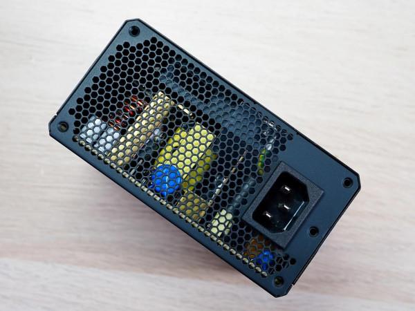 今年顯示卡不好搞，半撿垃圾半入新，攢一臺小巧的ITX工作主機