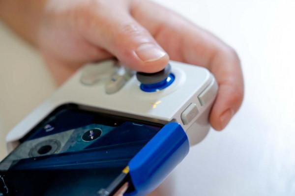 vivo閃電遊戲手柄評測：手柄手機合二為一，玩遊戲必備神器