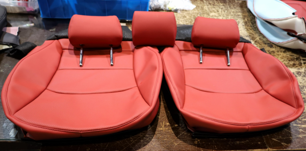 2022就要喜慶雅緻的紅！ 特斯拉Model Y換裝納帕皮座椅