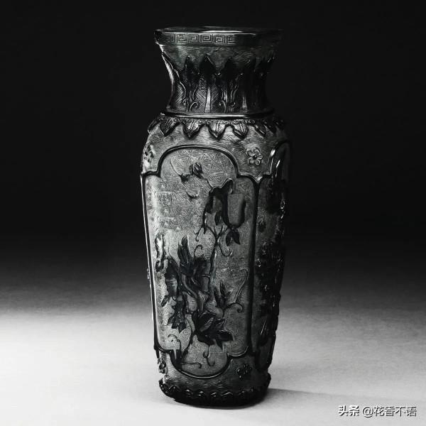 關公出世傳說本是東海青龍因違反戒律貶到人間才有了桃園三結義