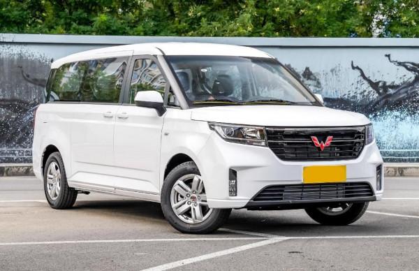 東風跟五菱哪個更好?用菱智PLUS對比征程,才知道什麼是差距 東風跟五菱哪個更好?用菱智PLUS對比征程,才知道什麼是差距