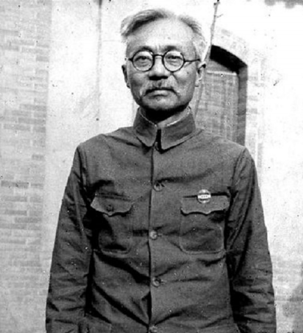 41年，毛主席在延安交際處食堂遇暴徒，金城捨身護住主席：好險