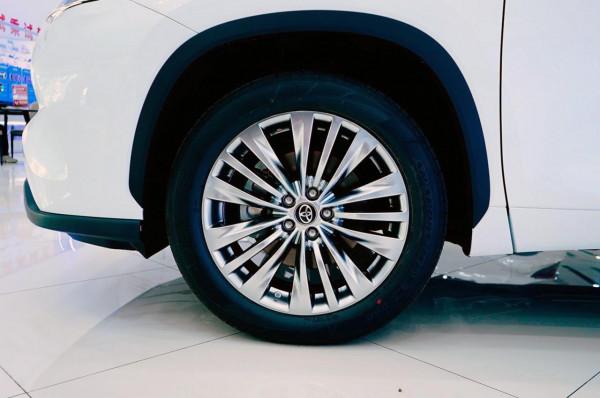 拓展空間 降低油耗 補齊智慧 第四代漢蘭達實拍簡評