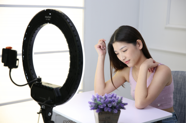 直播間頂燈用什麼燈？需要什麼光效？