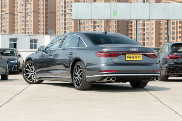 配V8發動機迸發571匹馬力,車長5309mm,解讀奧迪S8 配V8發動機迸發571匹馬力,車長5309mm,解讀奧迪S8