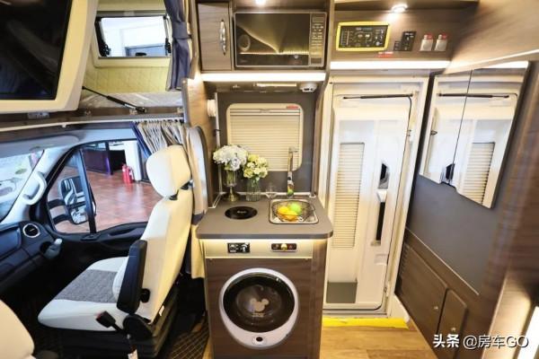 6座雙臥獨立淋浴房車,獨特佈局加大生活區,適合一家人長途旅行 6座雙臥獨立淋浴房車,獨特佈局加大生活區,適合一家人長途旅行