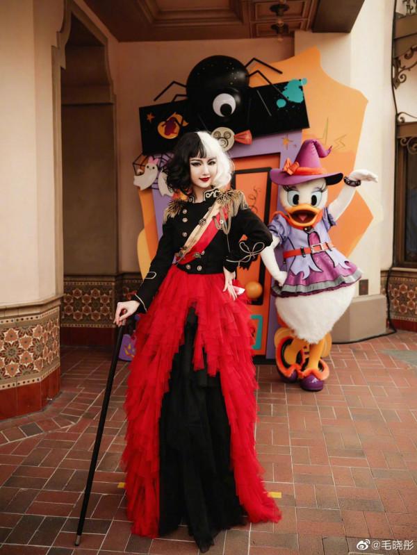 迪士尼編外人員毛曉彤cosplay庫伊拉造型,和星黛露小可愛反差萌 迪士尼編外人員毛曉彤cosplay庫伊拉造型,和星黛露小可愛反差萌