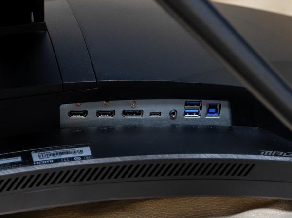 你看我的物理外掛又大又圓，微星月神MPG 343CQR顯示器測評