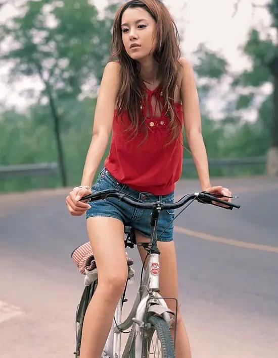 超級清新女神張子萱，雖為“半路出家”卻也“實力雄厚”