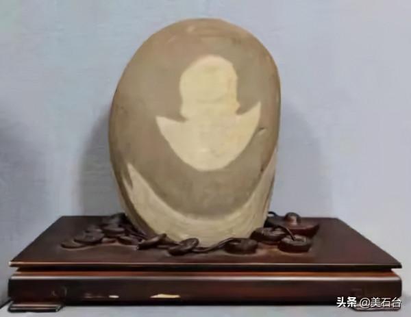 花5200元買著石頭，只因畫面有個大元寶