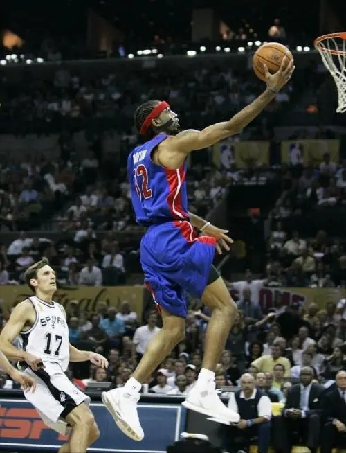 最能跑的球星,不知疲倦的無球高手!科比:懷疑他是不是有病 最能跑的球星,不知疲倦的無球高手!科比:懷疑他是不是有病