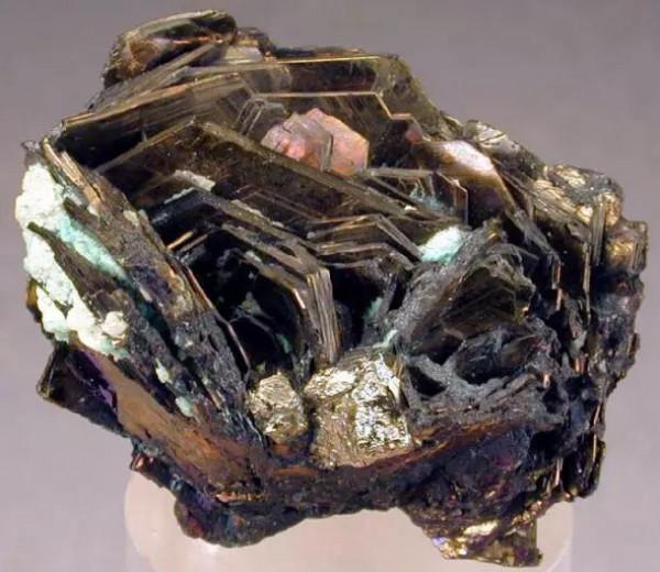 100種漂亮礦石，讓你大開眼界！還有鑑別方法哦