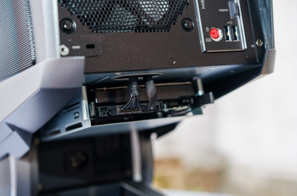 幫小夥伴搞了臺4萬元的桌上型電腦是什麼體驗？微星宙斯盾Ti5上手把玩