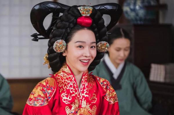 32歲申惠善憑穿越劇演技大爆發,身材苗條纖細,每天只吃一頓飯 32歲申惠善憑穿越劇演技大爆發,身材苗條纖細,每天只吃一頓飯