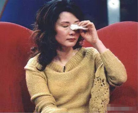 “江南美人”何賽飛：曾是鄧穎超座上賓，嫁初戀33年，被寵成公主