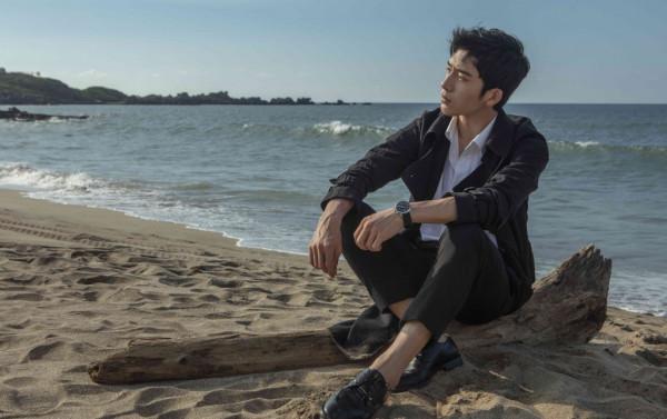 井柏然：出生28天被拋棄，靠奶奶撿垃圾長大，28年後父母來認親