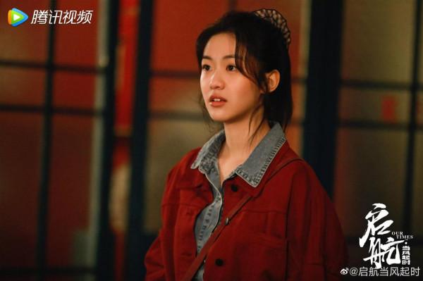 演藝圈小花之爭!90沒戲拍,95資源接到手軟,00花才是最後贏家 演藝圈小花之爭!90沒戲拍,95資源接到手軟,00花才是最後贏家