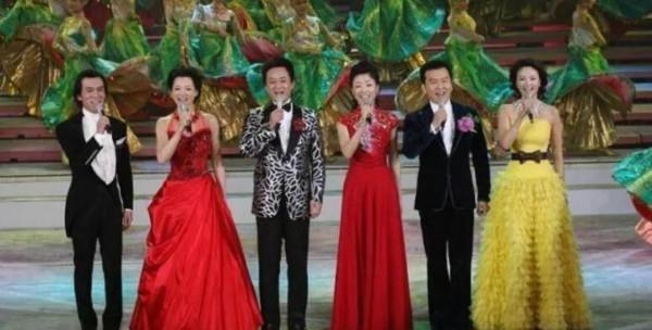 歷屆春節聯歡晚會主持人，您記得誰？2022期誰主持？