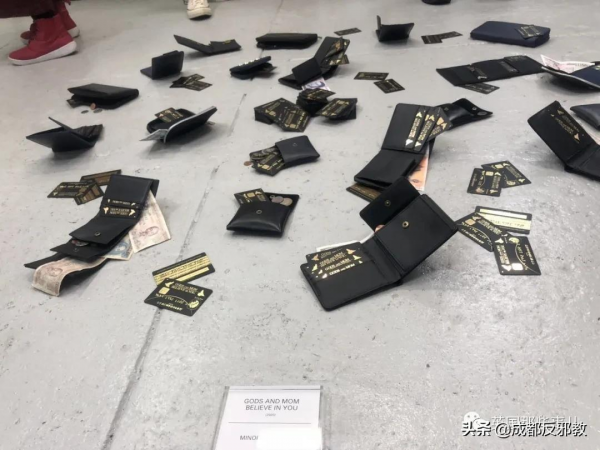 日本辦了一場“可以偷的藝術展”，結果還沒開偷就全被搶光了