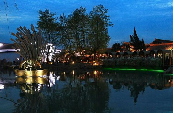 陝西斥資3.5億打造的“假古鎮”,卻因門票免費爆紅,值得一去 陝西斥資3.5億打造的“假古鎮”,卻因門票免費爆紅,值得一去