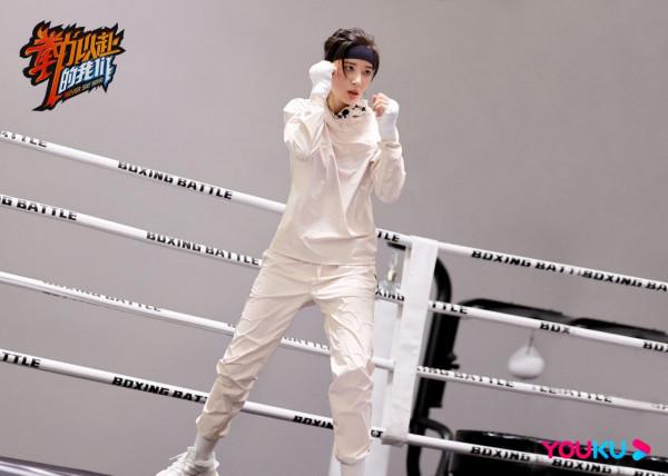 參加拳擊真人秀的李斯丹妮說平時更喜歡籃球，約人一起打太難了