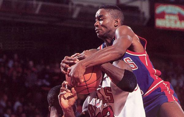 喬丹是NBA聯盟造神的產物？不！是聯盟用反孤立法則限制了喬丹