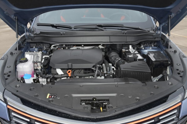 哈弗神獸：軸距2800mm，搭載2.0T+7擋雙離合，配置豐富，適合家用