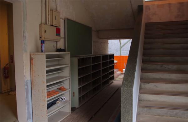 80後的他買下廢棄學校，獨居的日子一過就是7年，雖孤獨卻很自由