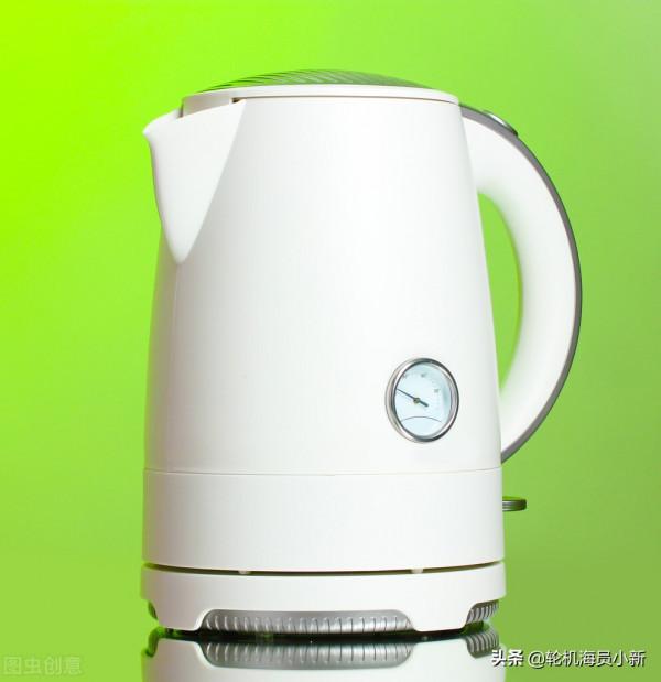 船上兩個緬甸水手在房間抽菸被逮著了，差點被炒魷魚