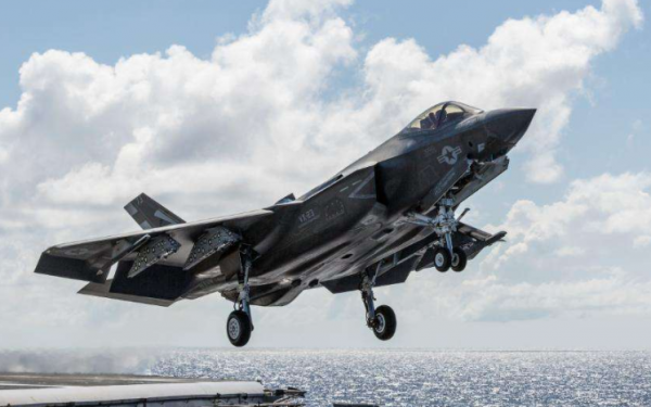 中國鐳射武器太強，美國五代機或塗上&OpenCurlyDoubleQuote;鏡面塗裝&rdquo;，將鐳射反射掉