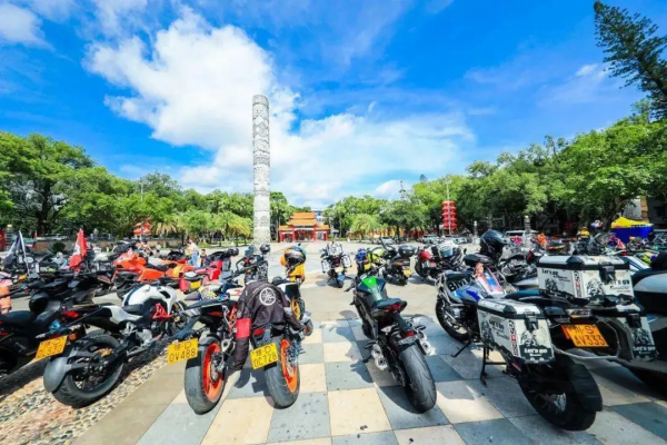 靈山秀水,漫山紅葉......一到深秋,這個被人遺忘的世外桃源又美成仙! 靈山秀水,漫山紅葉......一到深秋,這個被人遺忘的世外桃源又美成仙!