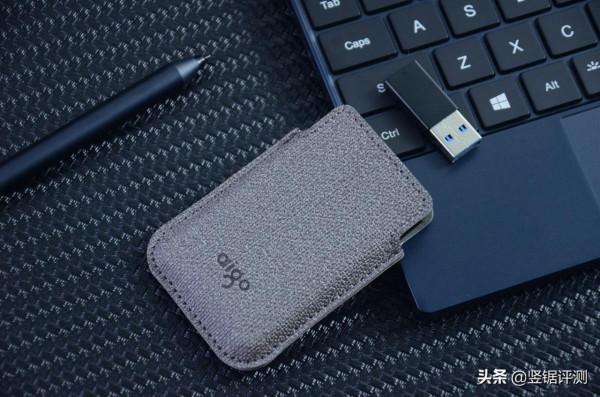 僅重35克，每秒500MB寫速！愛國者aigo S7 Pro移動固態硬碟開箱體驗