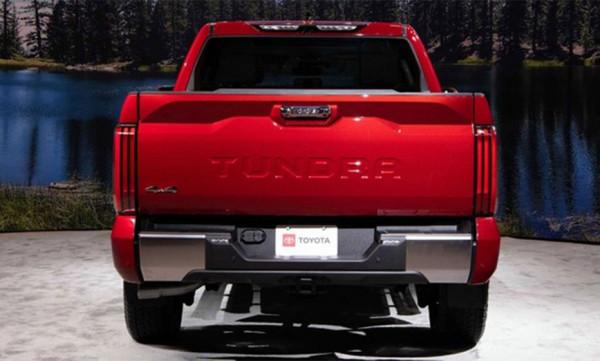 新一代豐田坦途實車曝光，換裝新前臉，外觀霸氣，搭3.5T混動系統