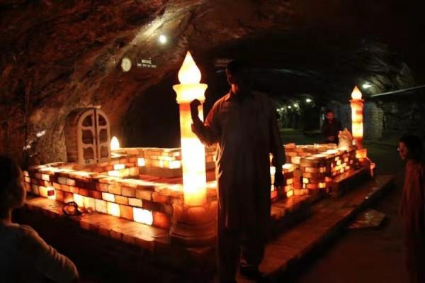 喜馬拉雅鹽是什麼鹽？要2億多年才能形成？為啥禁止出口印度