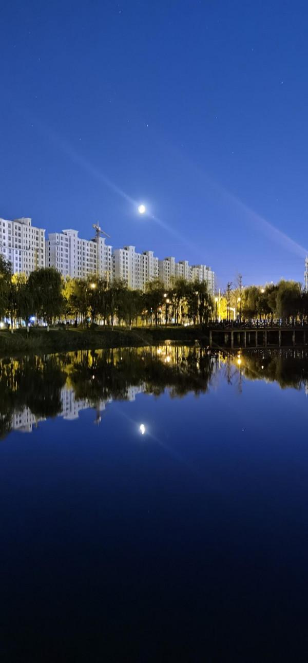 本來生活很沉悶，但是跑起來有風，我在風裡尋到了最真實的我