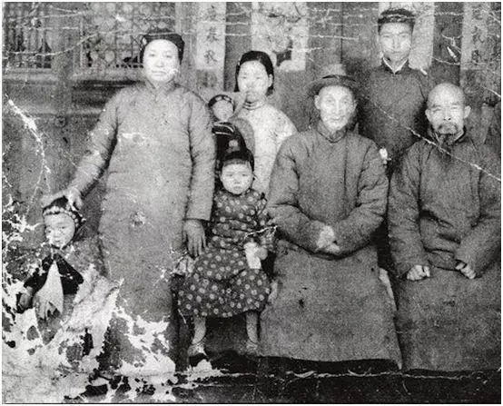 發現三星堆的農民燕道誠據傳當過縣令 其後代至今仍住在三星堆遺址 發現三星堆的農民燕道誠據傳當過縣令 其後代至今仍住在三星堆遺址