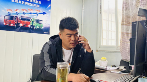 80後瞞著家人貸款買解放青汽創業拉煤，一干就是十幾年