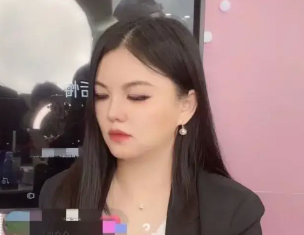 王嶽倫宣佈已和李湘離婚,還爆料對方已有新歡,被吐槽火速刪文 王嶽倫宣佈已和李湘離婚,還爆料對方已有新歡,被吐槽火速刪文