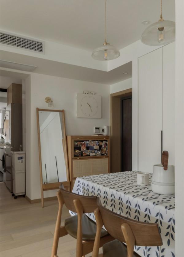 日本女主，一人獨居，把家改造得像電影般精緻唯美，一點也不將就