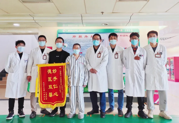 “鏡面人”患上膽管癌！心肝脾肺全長反，醫生“反著做手術”完成胰十二指腸切除