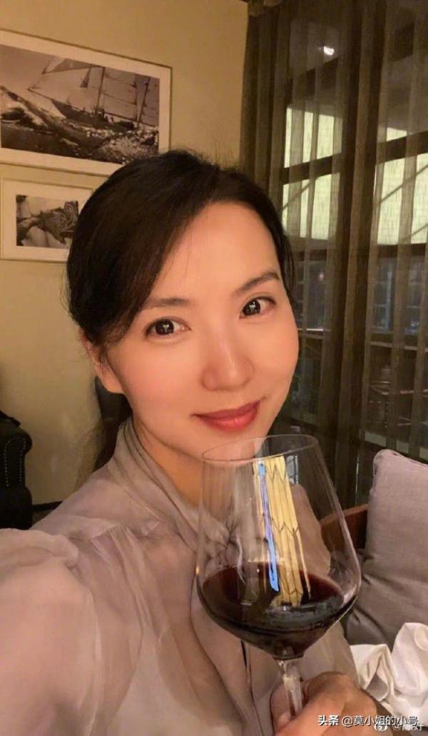 嫁豪門的10位女星：有人幫著還債，有人被兒子看不起，黎姿最幸福