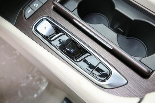 常被認成“昂科雷”,油耗8.2L的六座SUV,昂科旗艾維亞能買嗎? 常被認成“昂科雷”,油耗8.2L的六座SUV,昂科旗艾維亞能買嗎?