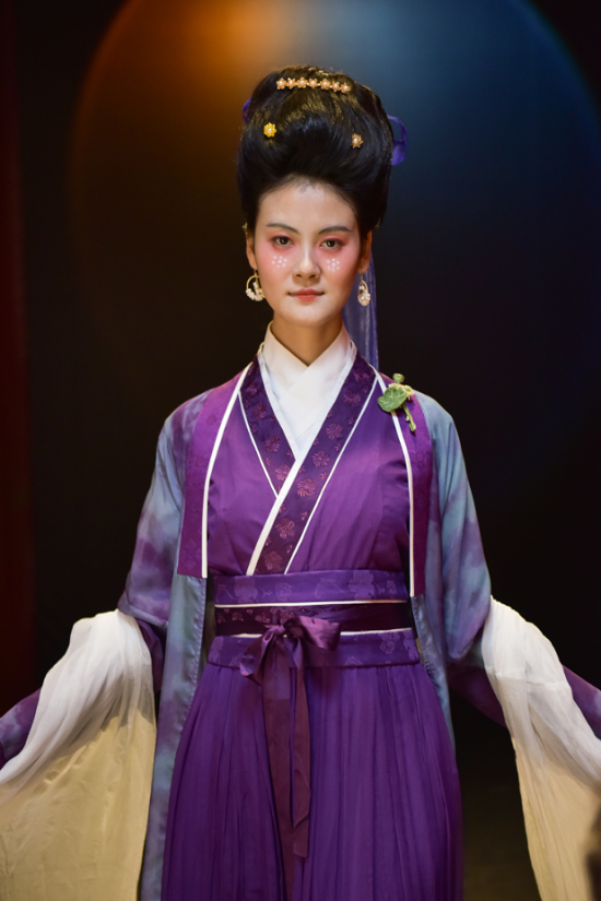 生活在左《九九消寒圖》New Hanfu系列主題釋出會